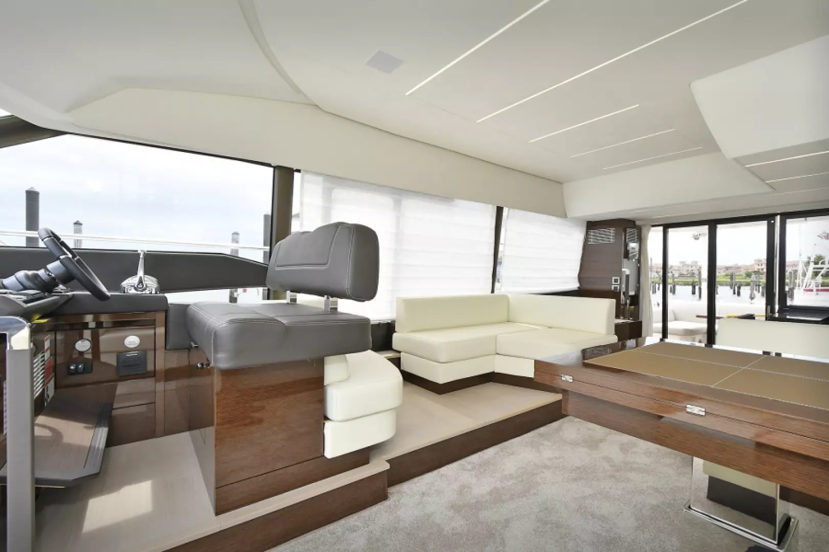 Prestige 590 Flybridge-2023-IN STOCK Newport-Rhode Island-United StatesSalon  3654970