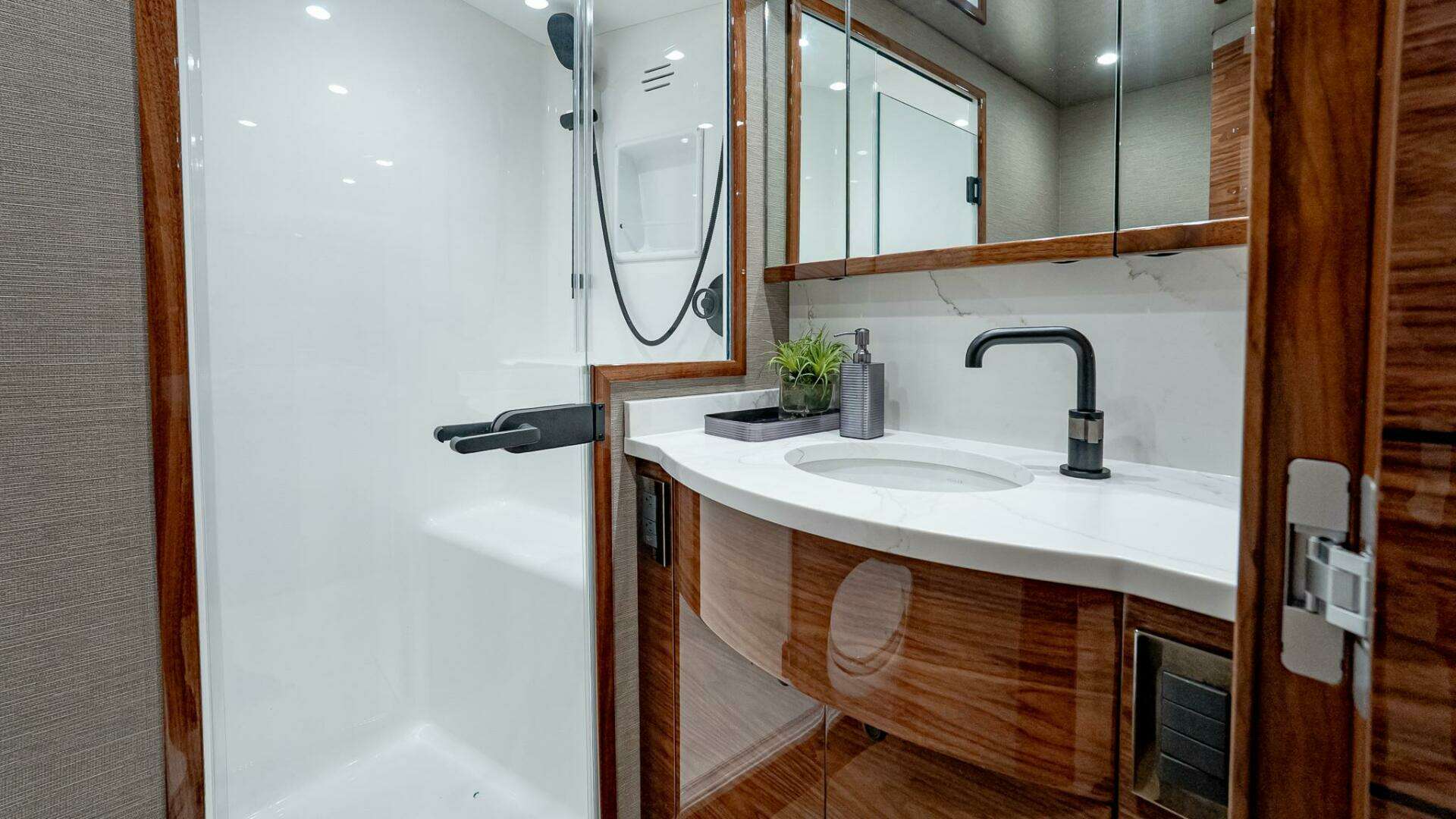 Viking 64 Convertible-2026-IN STOCK Staten Island-New York-United States 5696443