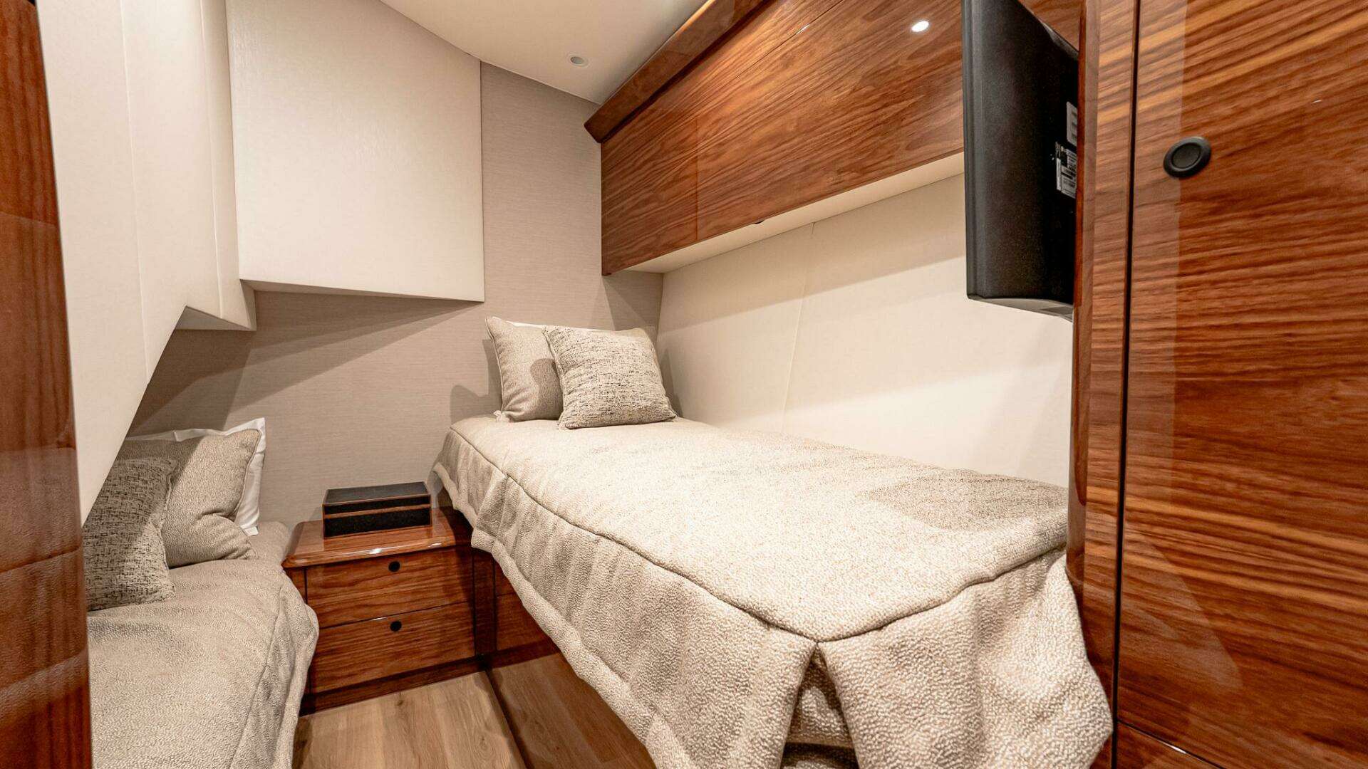 Viking 64 Convertible-2026-IN STOCK Staten Island-New York-United States 5696454