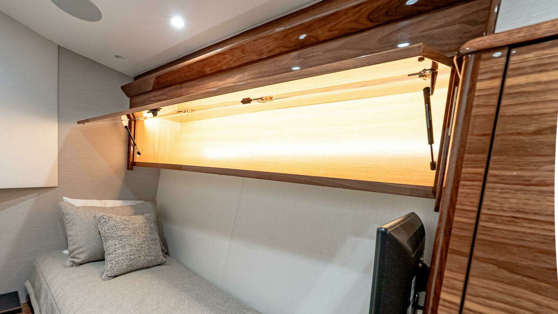 Viking 64 Convertible-2026-IN STOCK Staten Island-New York-United States 5696442