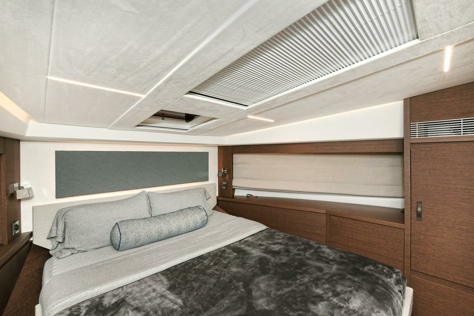 Prestige 520 Fly-2022 -Staten Island-New York-United States 3771866