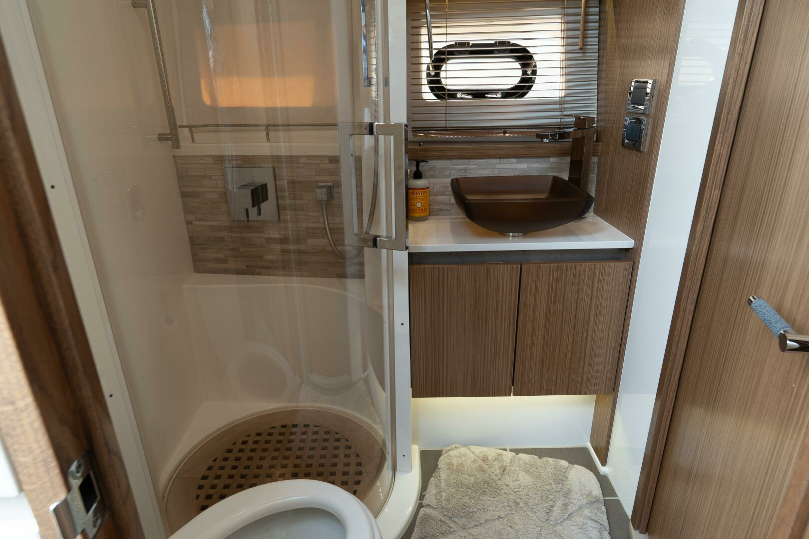 Sea Ray L550-2018-HVA-SEA East Greenwich-Rhode Island-United States 3962629