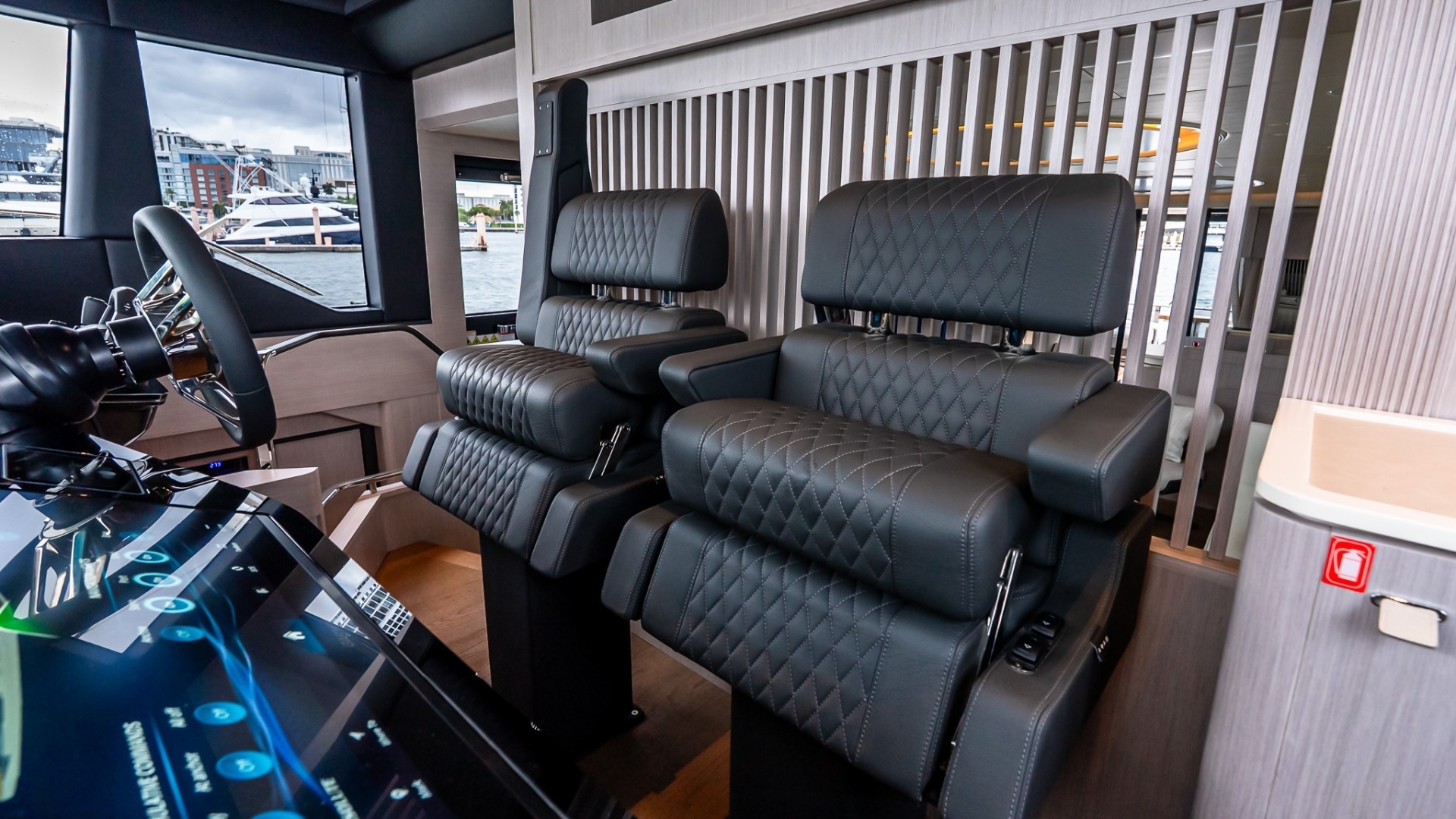 Absolute Navetta 70-2027-IN STOCK Staten Island-New York-United States 6006473