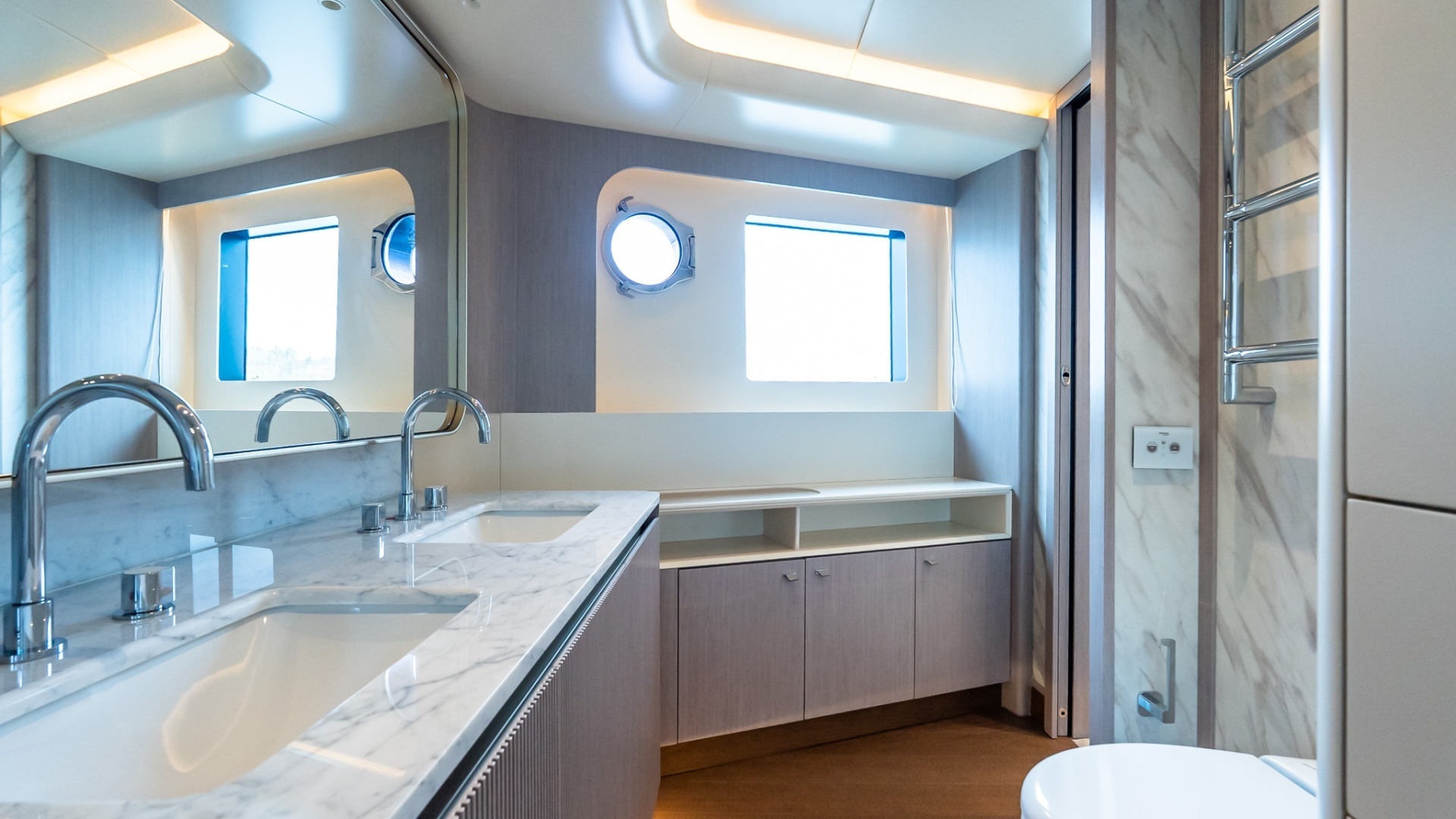 Absolute Navetta 70-2027-IN STOCK Staten Island-New York-United States 6006442