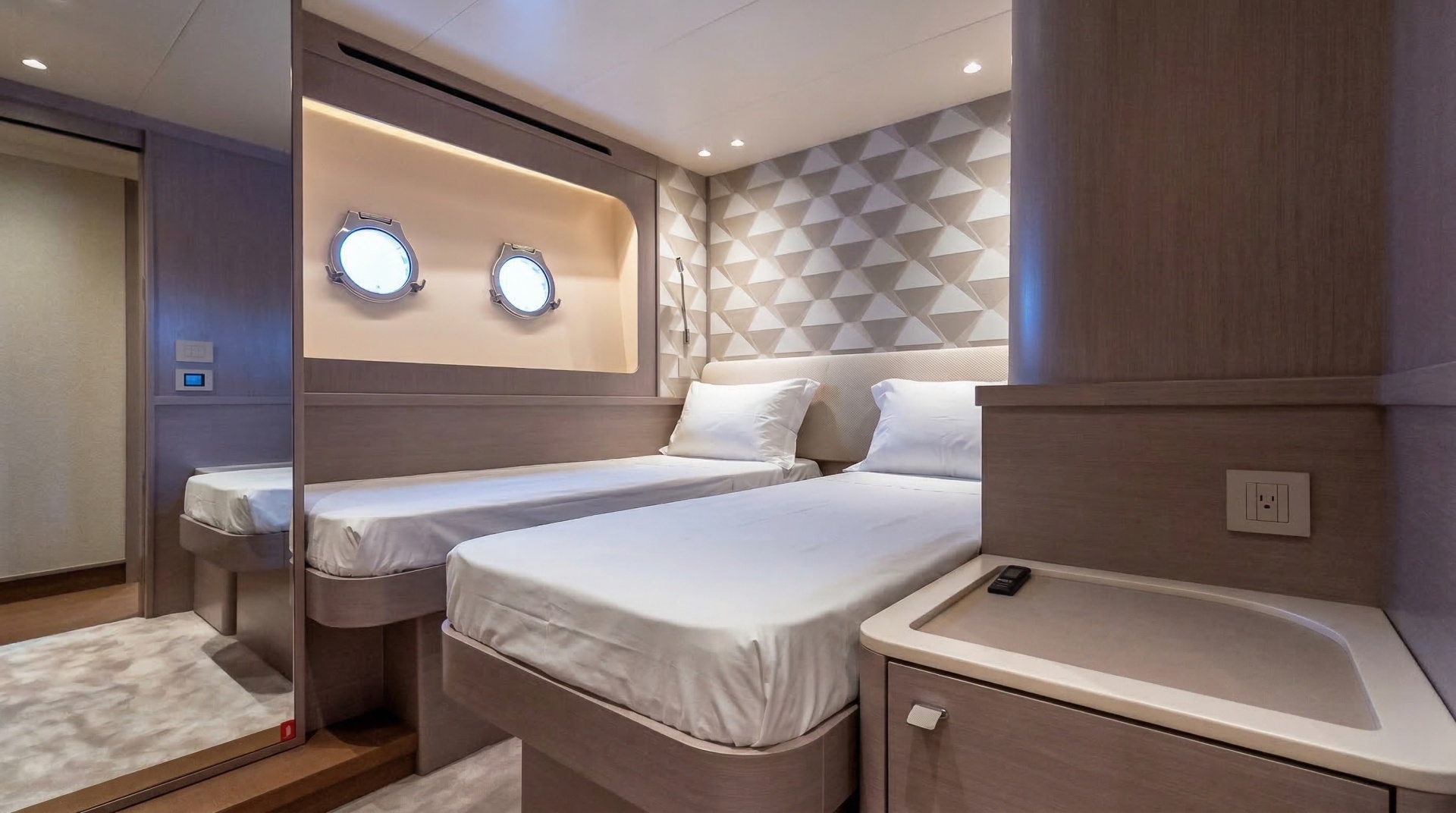 Absolute Navetta 70-2027-IN STOCK Staten Island-New York-United States 6006484