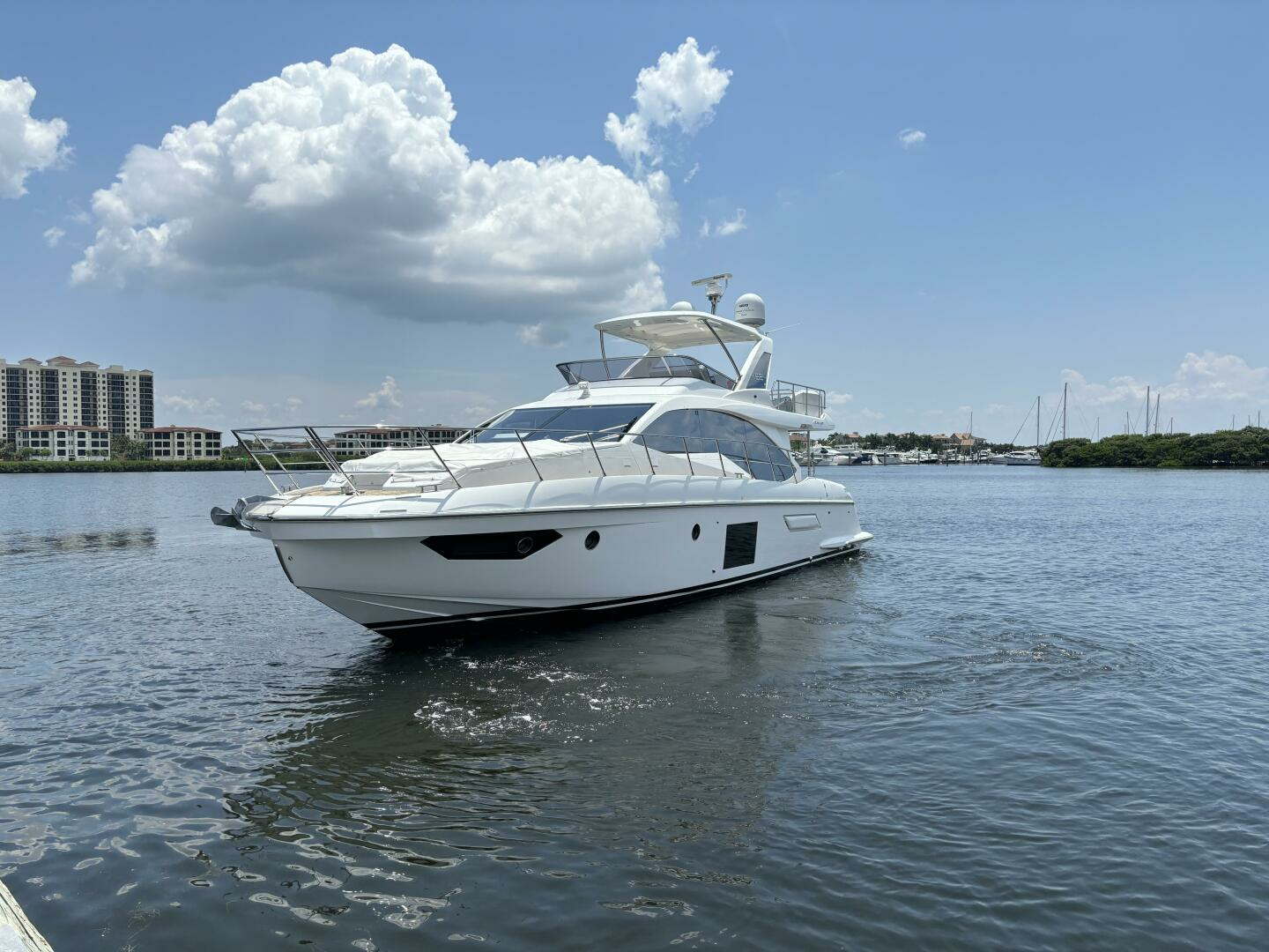 2019 Azimut 55 Motor Yacht Yacht For Sale | Kara Mia II | SI Yachts