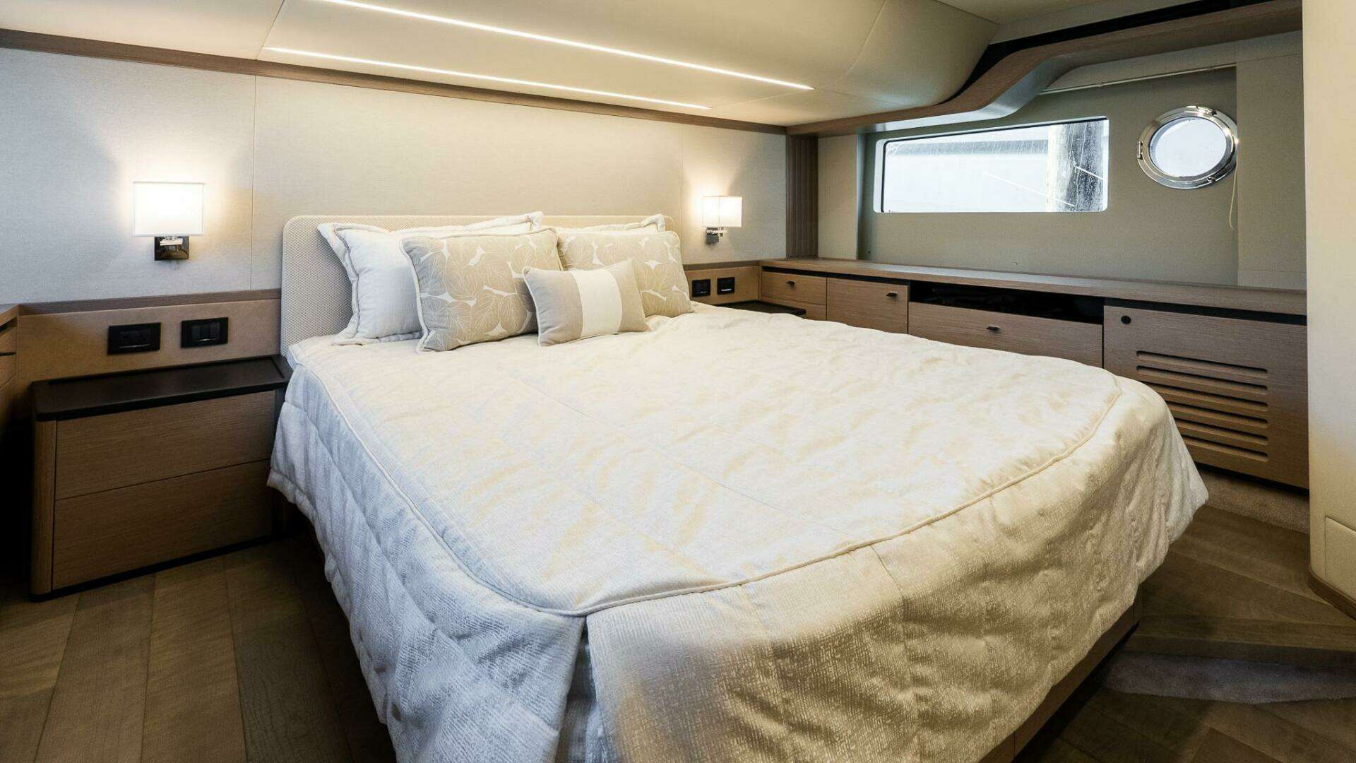 Absolute Navetta 53-2026-IN STOCK AVAILABLE NOW Staten Island-New York-United States 5618827
