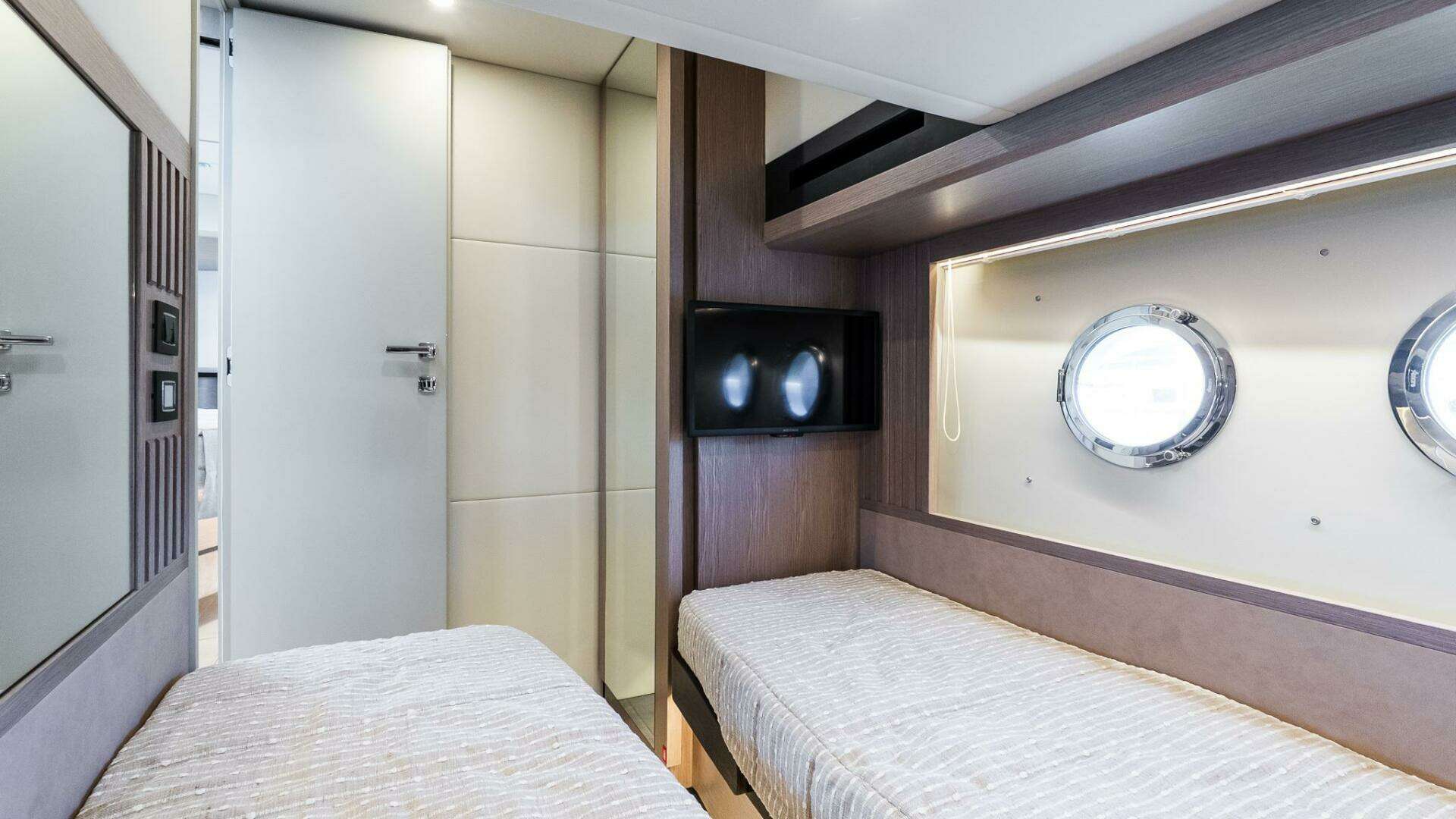 Absolute Navetta 53-2026-IN STOCK AVAILABLE NOW Staten Island-New York-United States 5618832