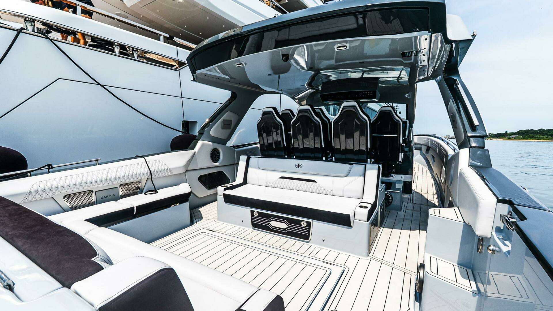 2025 Cigarette 52 THUNDER Yacht For Sale