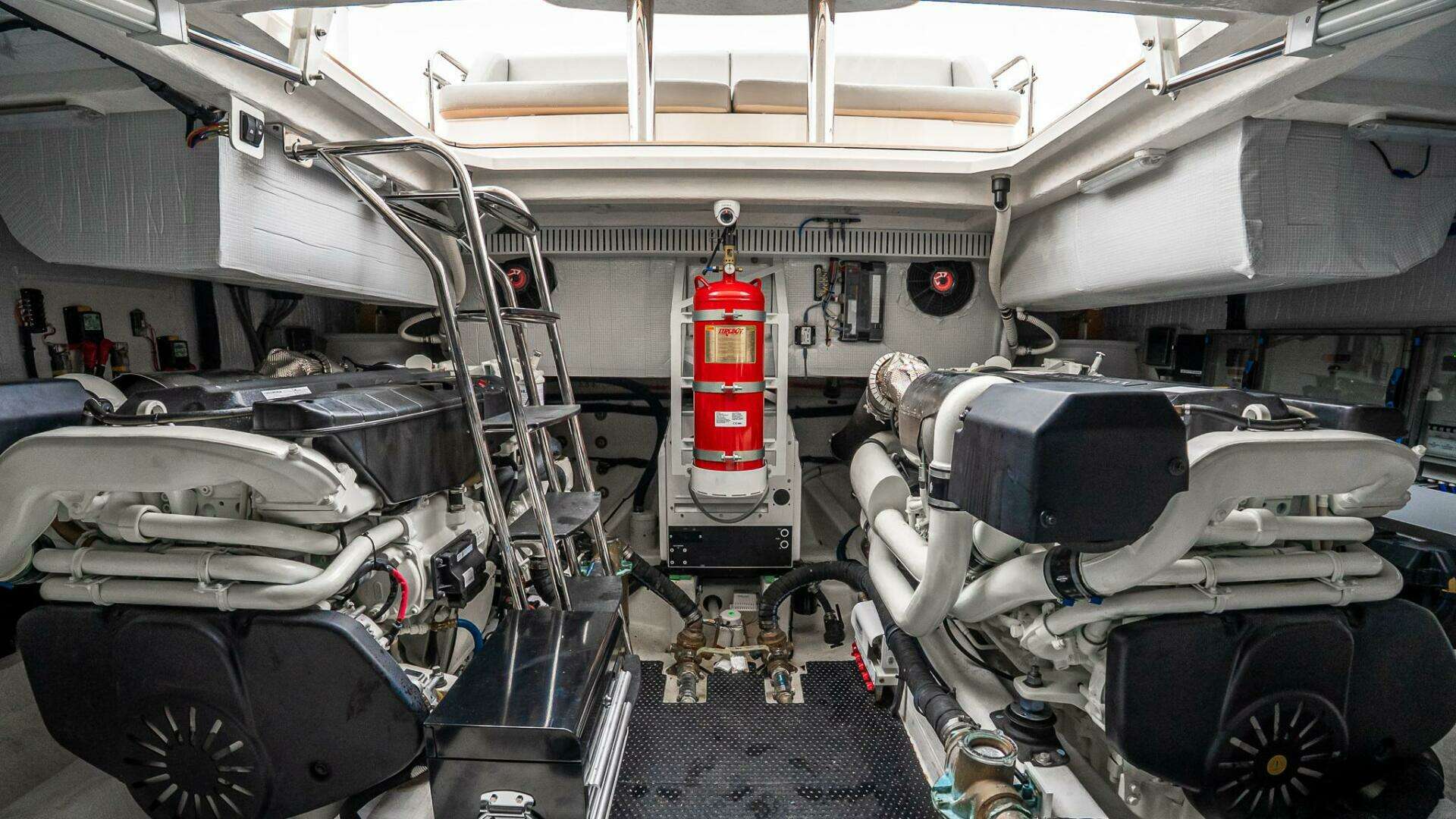 Sabre 58 Salon Express-2024 -Staten Island-New York-United States 5664315