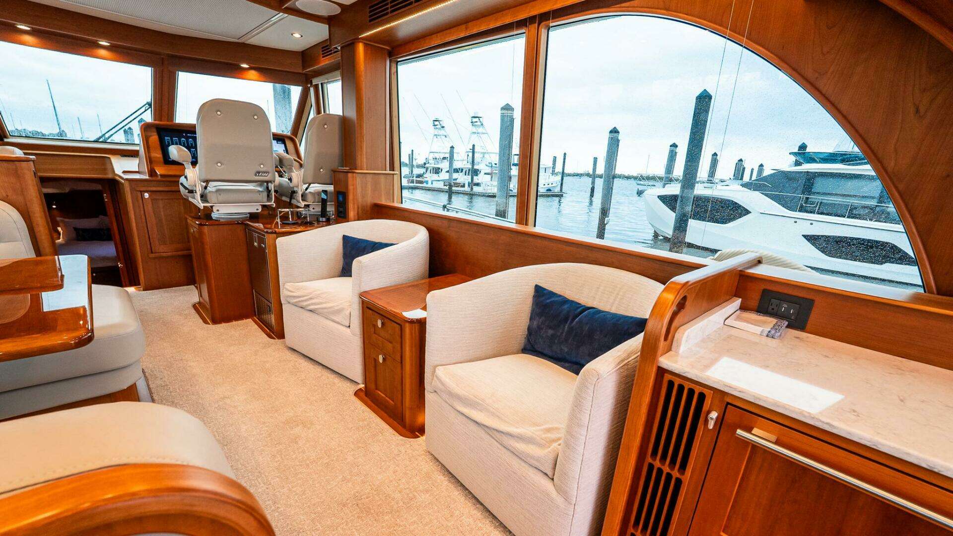 Sabre 58 Salon Express-2024 -Staten Island-New York-United States 5664308