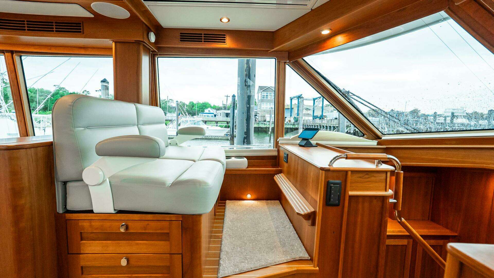 Sabre 58 Salon Express-2024 -Staten Island-New York-United States 5664293