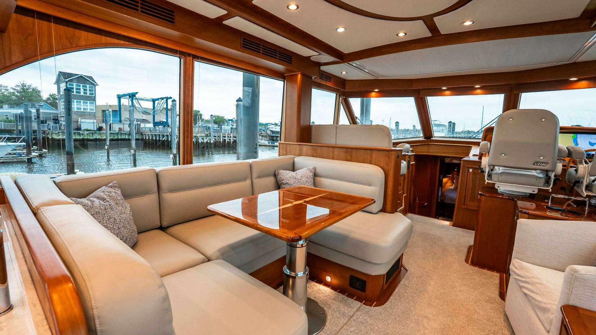 Sabre 58 Salon Express-2024 -Staten Island-New York-United States 5664309