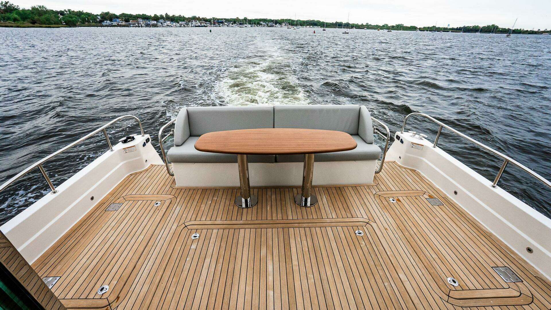 Sabre 58 Salon Express-2024 -Staten Island-New York-United States 5664272