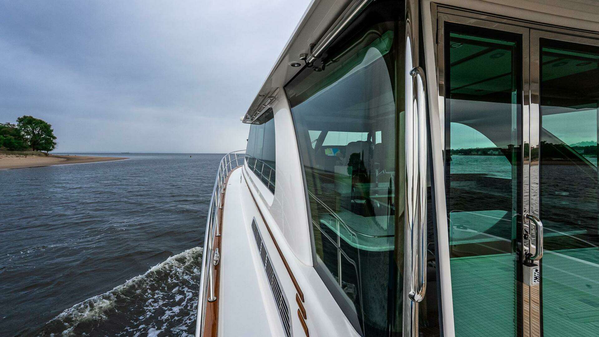 Sabre 58 Salon Express-2024 -Staten Island-New York-United States 5664278