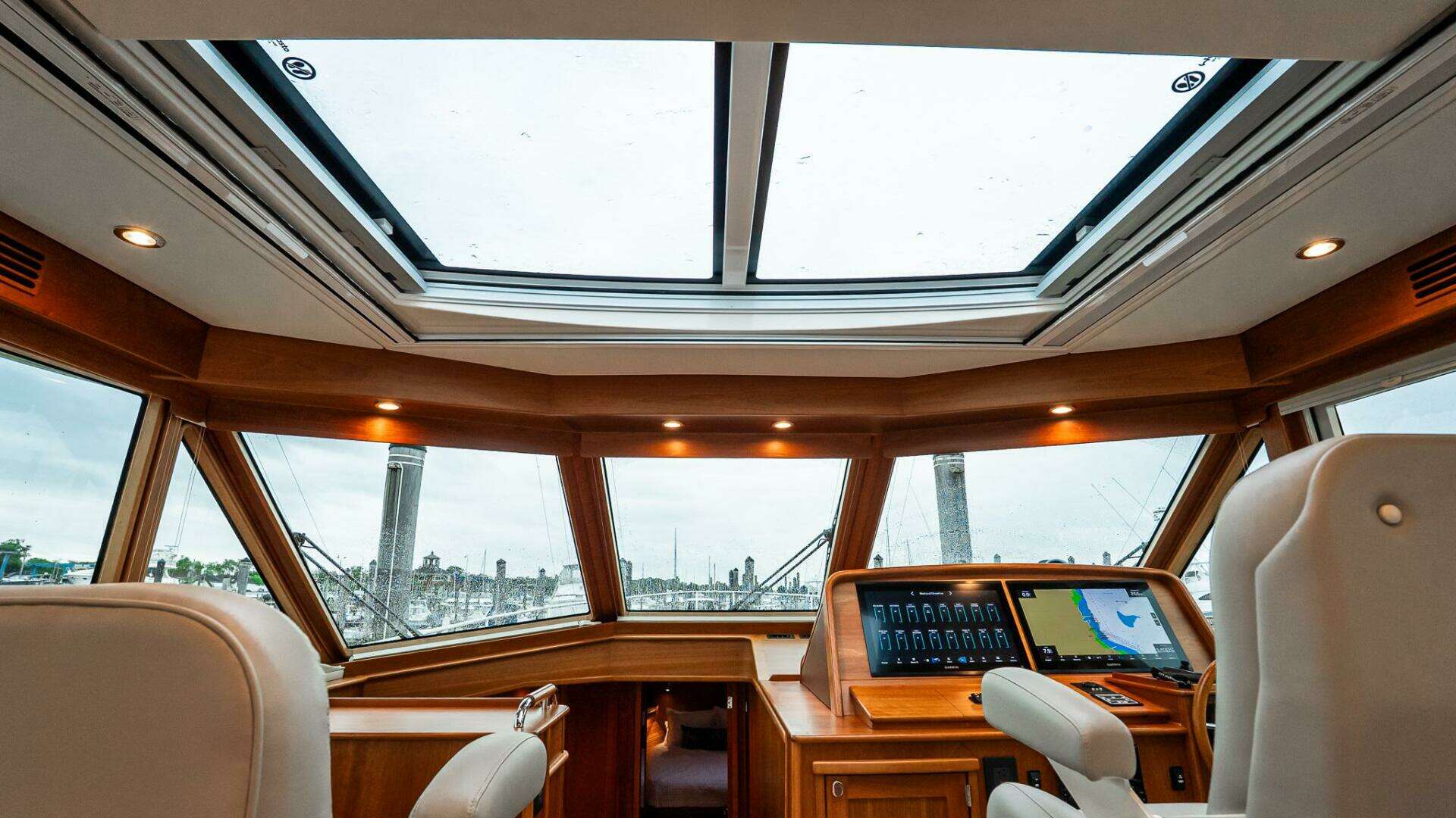 Sabre 58 Salon Express-2024 -Staten Island-New York-United States 5664312