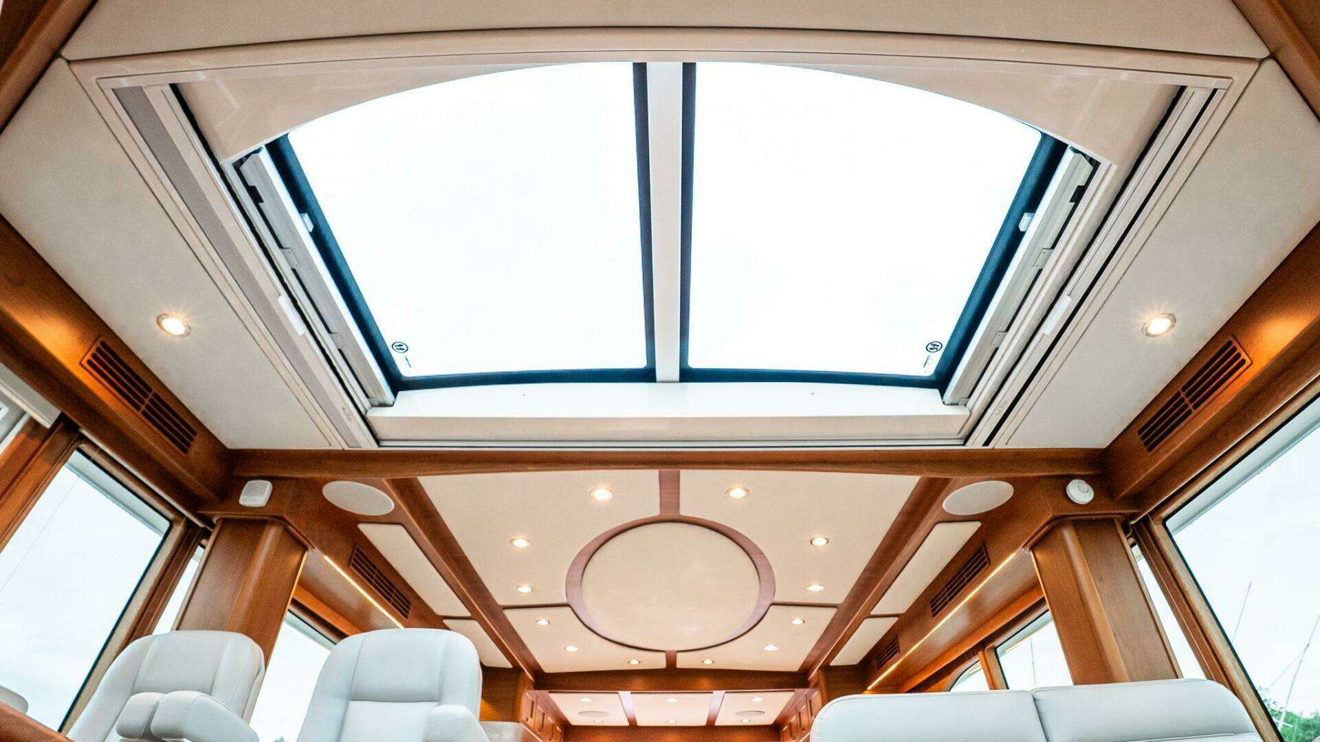 Sabre 58 Salon Express-2024 -Staten Island-New York-United States 5664314