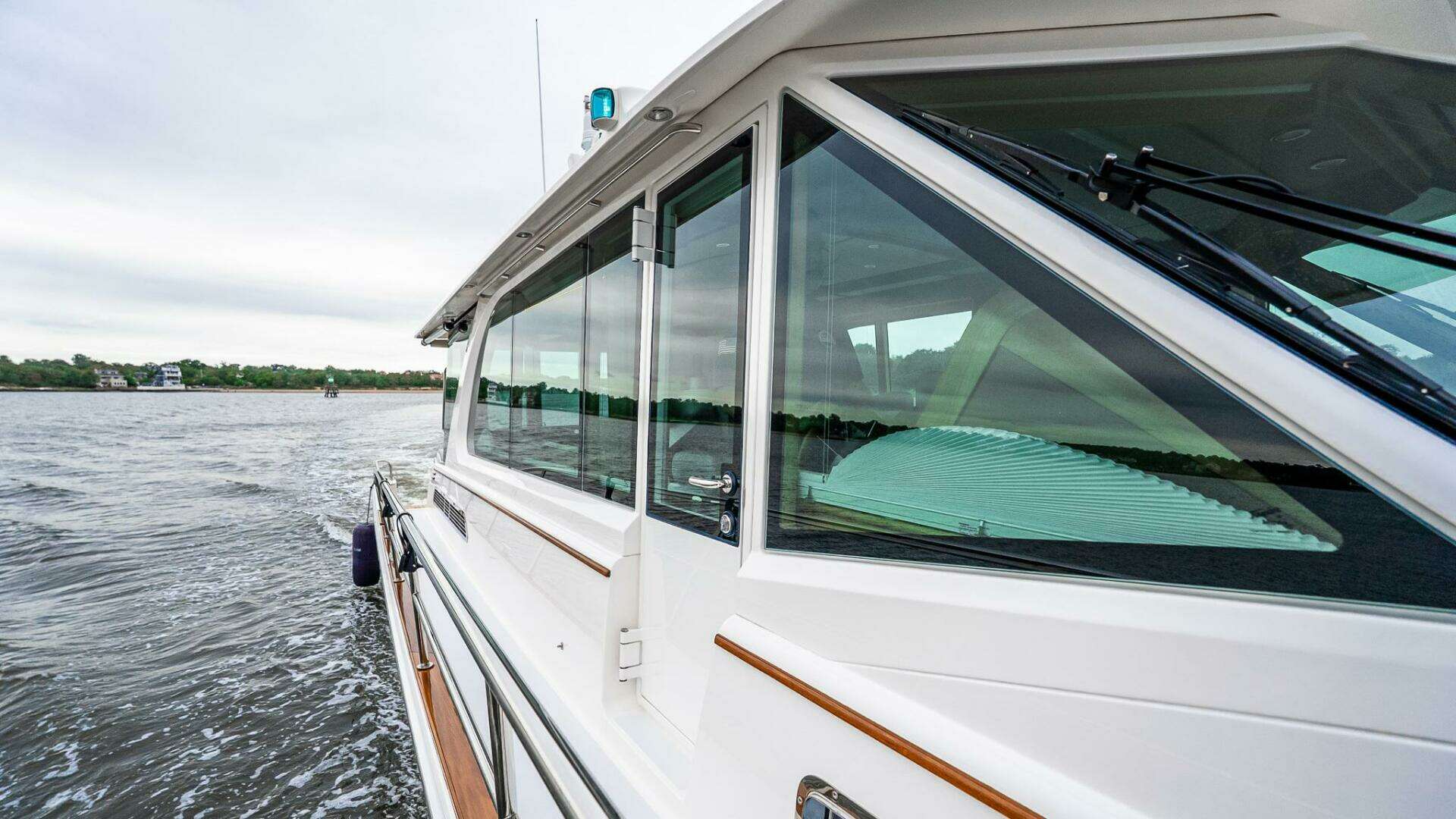 Sabre 58 Salon Express-2024 -Staten Island-New York-United States 5664286