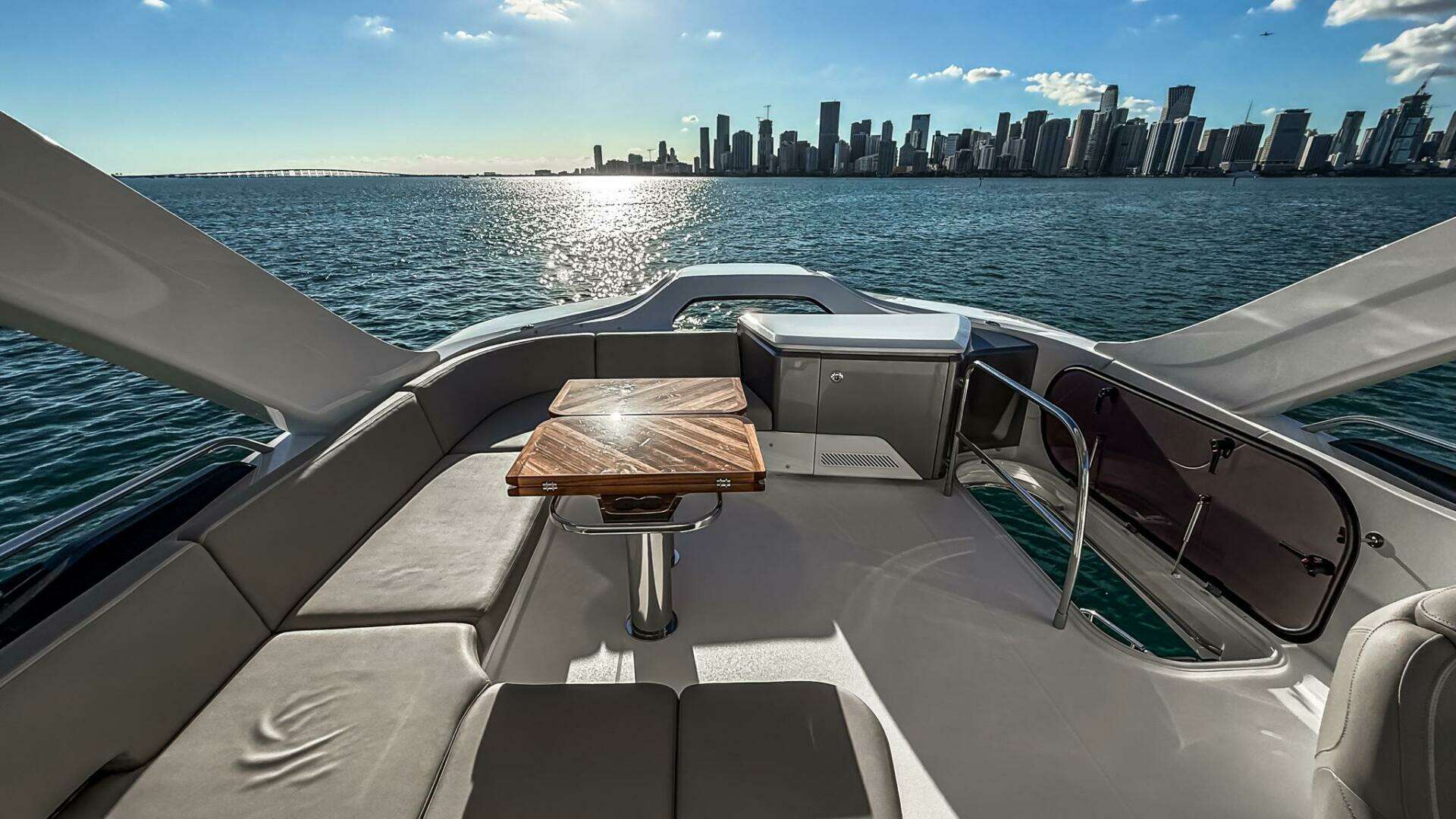Princess S65 Sportbridge-2026 -Miami-Florida-United States 5928477