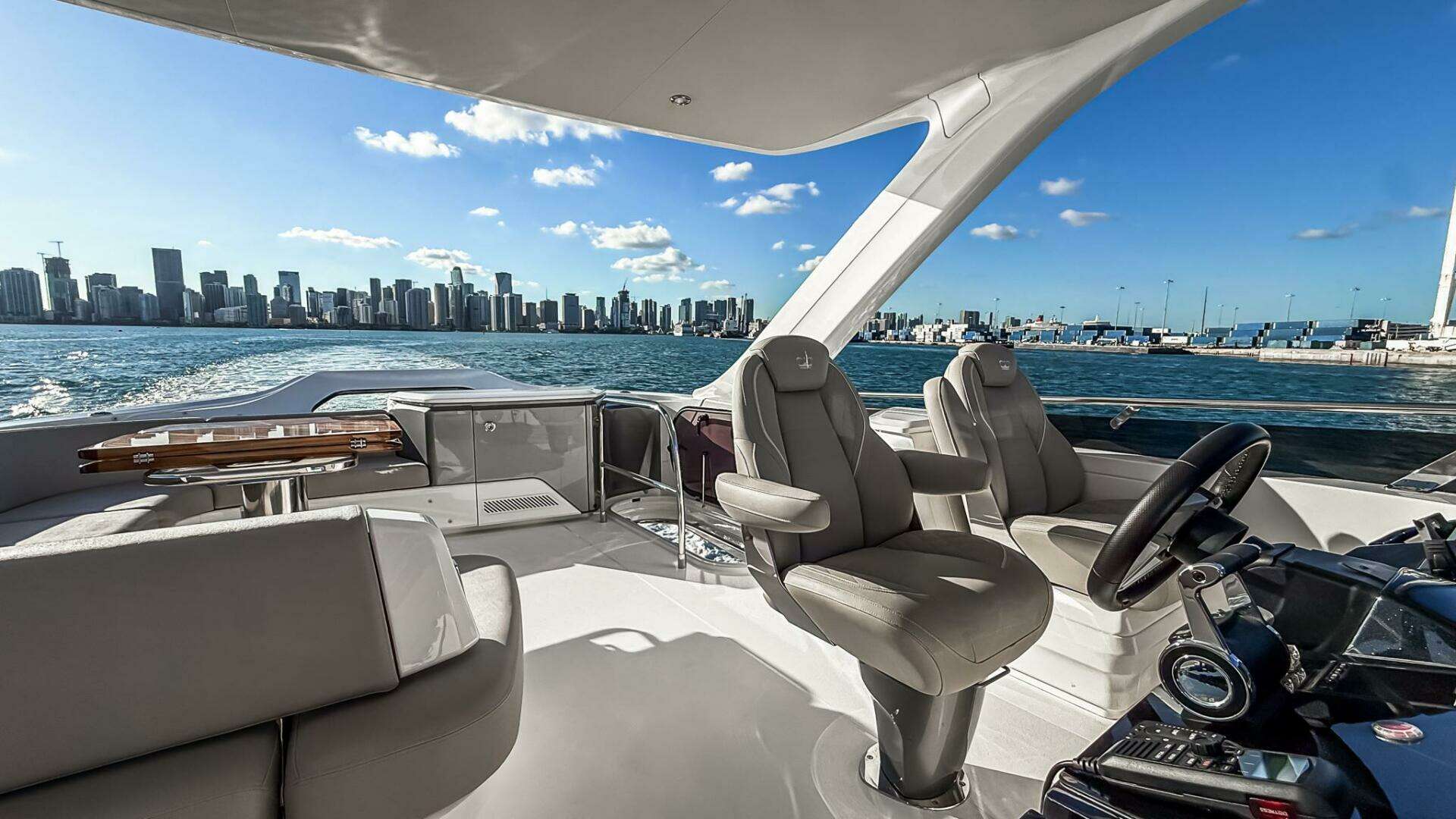 Princess S65 Sportbridge-2026 -Miami-Florida-United States 5928486