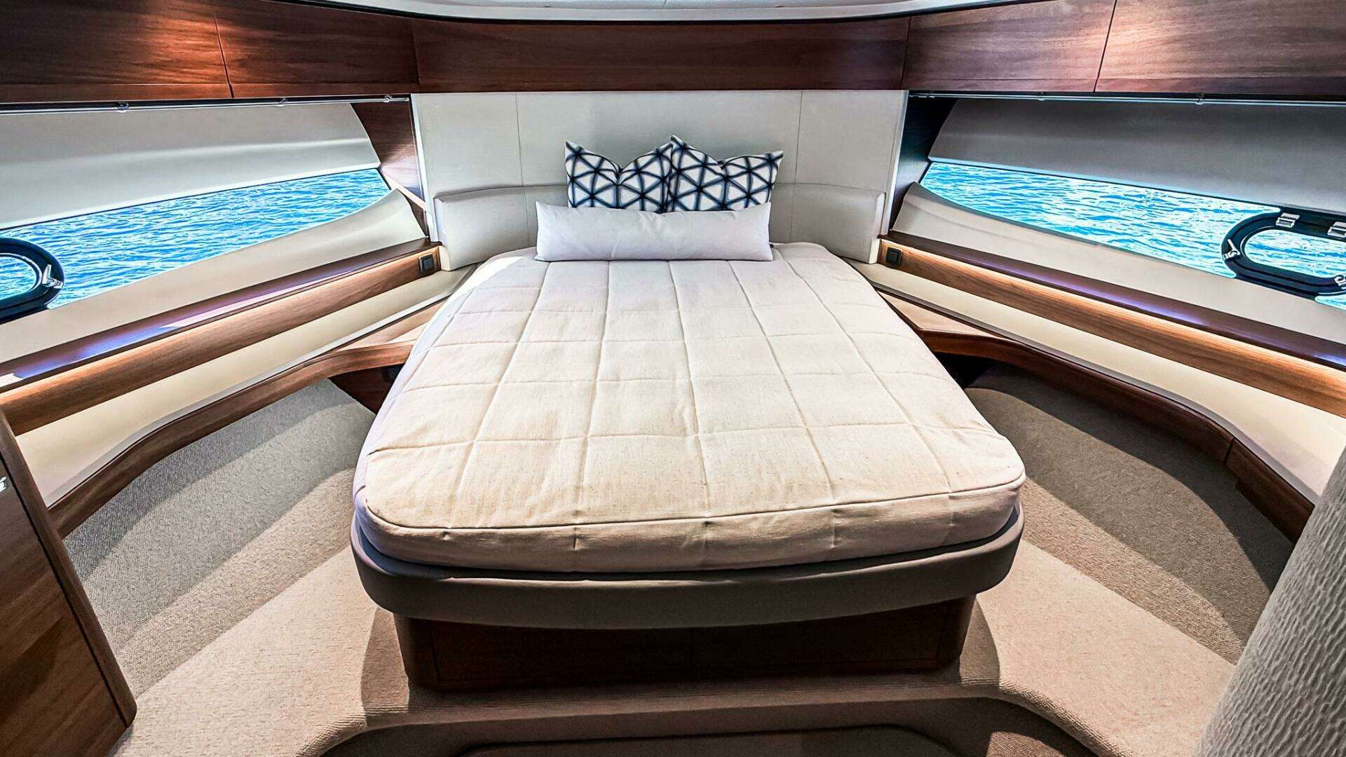 Princess S65 Sportbridge-2026 -Miami-Florida-United States 5928420
