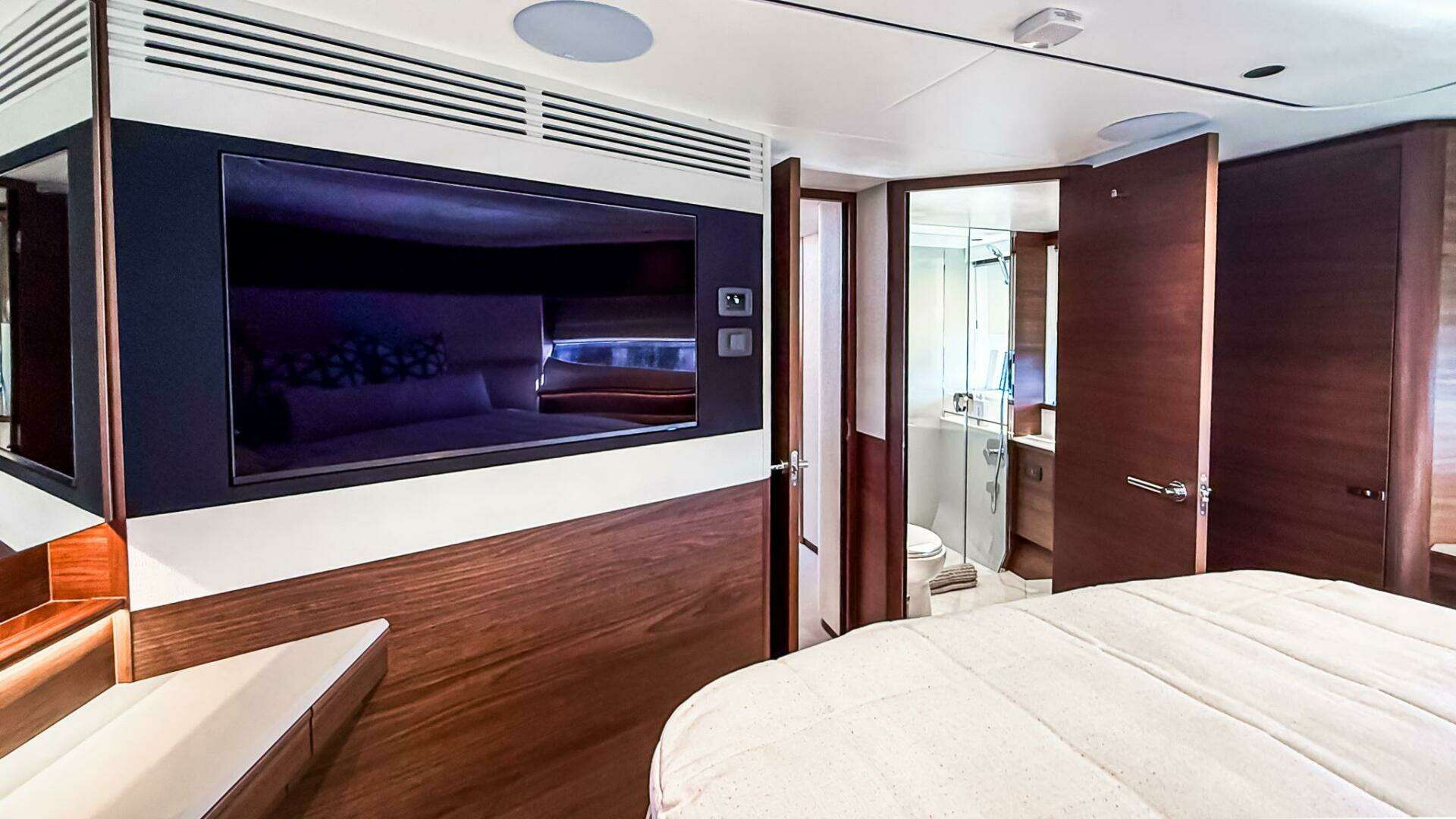 Princess S65 Sportbridge-2026 -Miami-Florida-United States 5928417