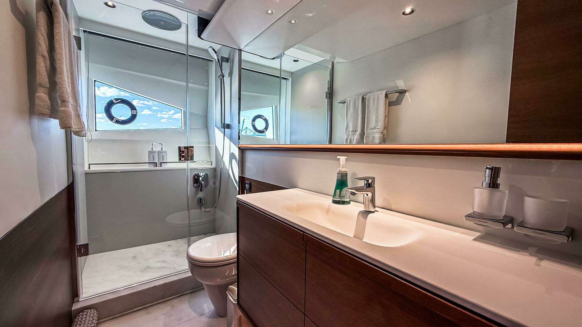 Princess S65 Sportbridge-2026 -Miami-Florida-United States 5928431