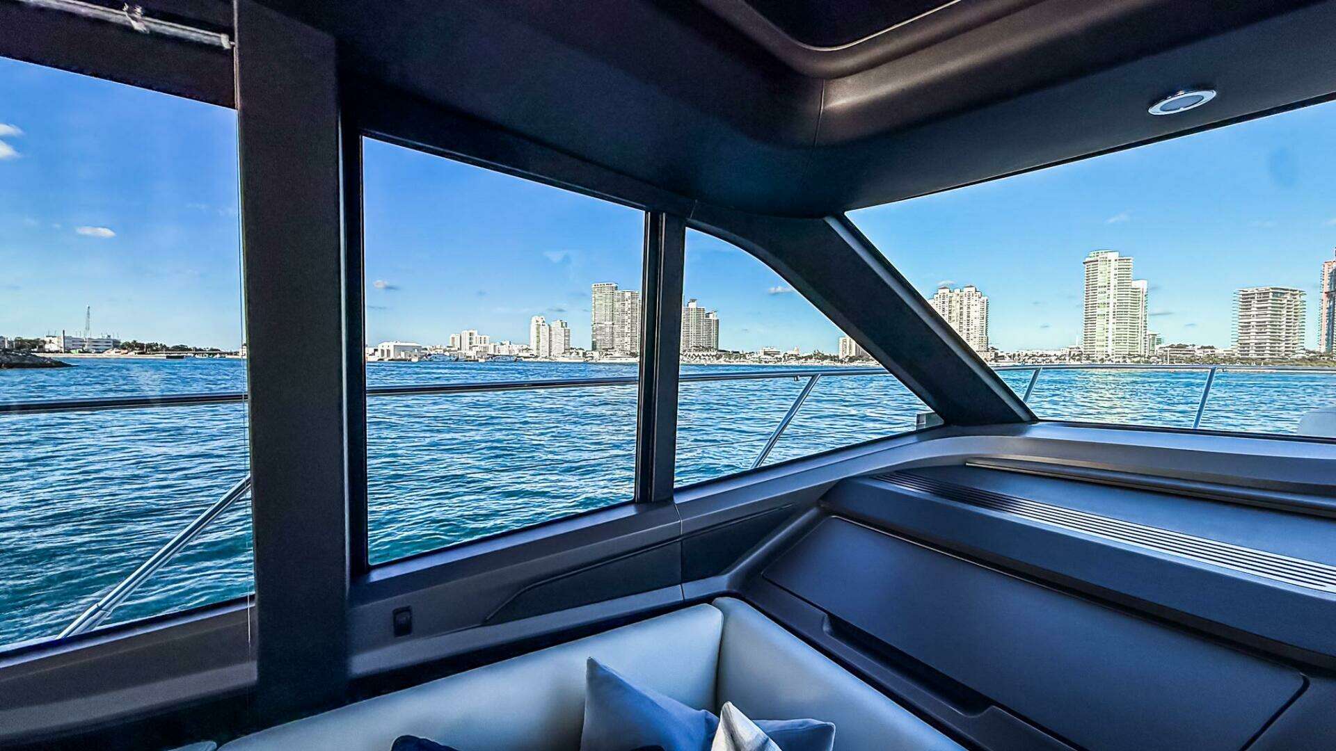 Princess S65 Sportbridge-2026 -Miami-Florida-United States 5928499