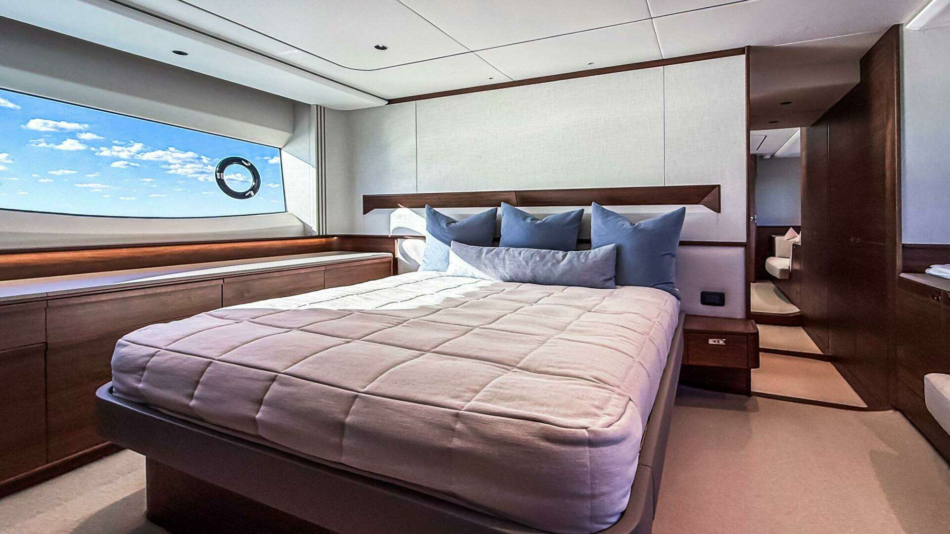 Princess S65 Sportbridge-2026 -Miami-Florida-United States 5928427