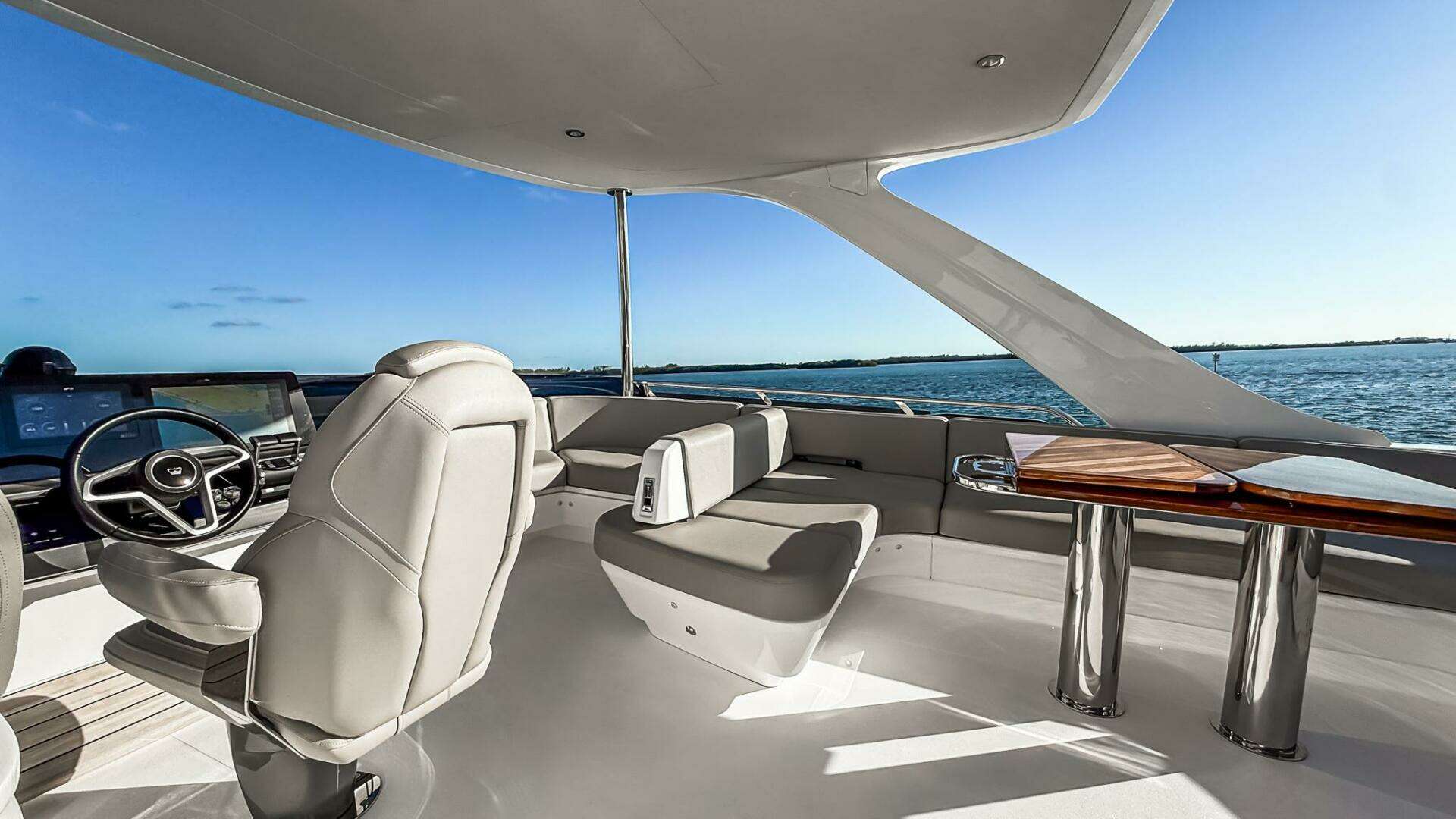Princess S65 Sportbridge-2026 -Miami-Florida-United States 5928488