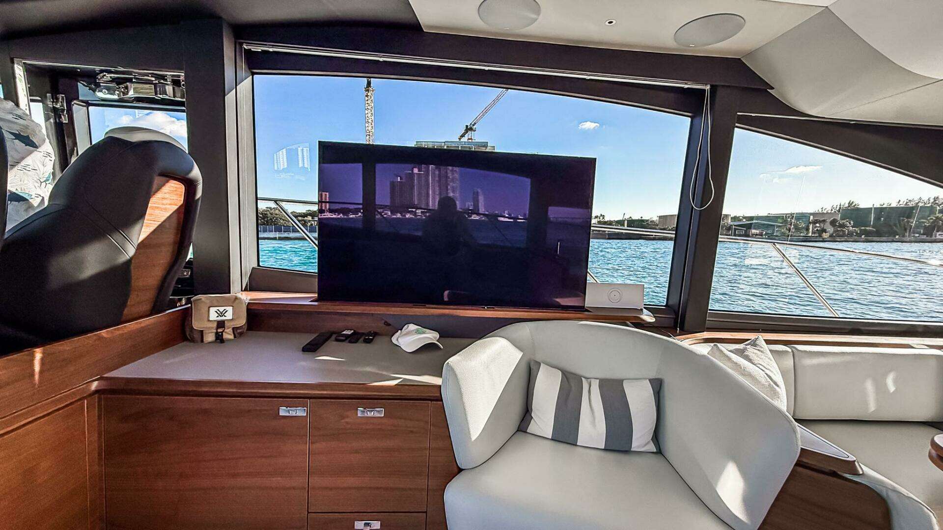 Princess S65 Sportbridge-2026 -Miami-Florida-United States 5928501