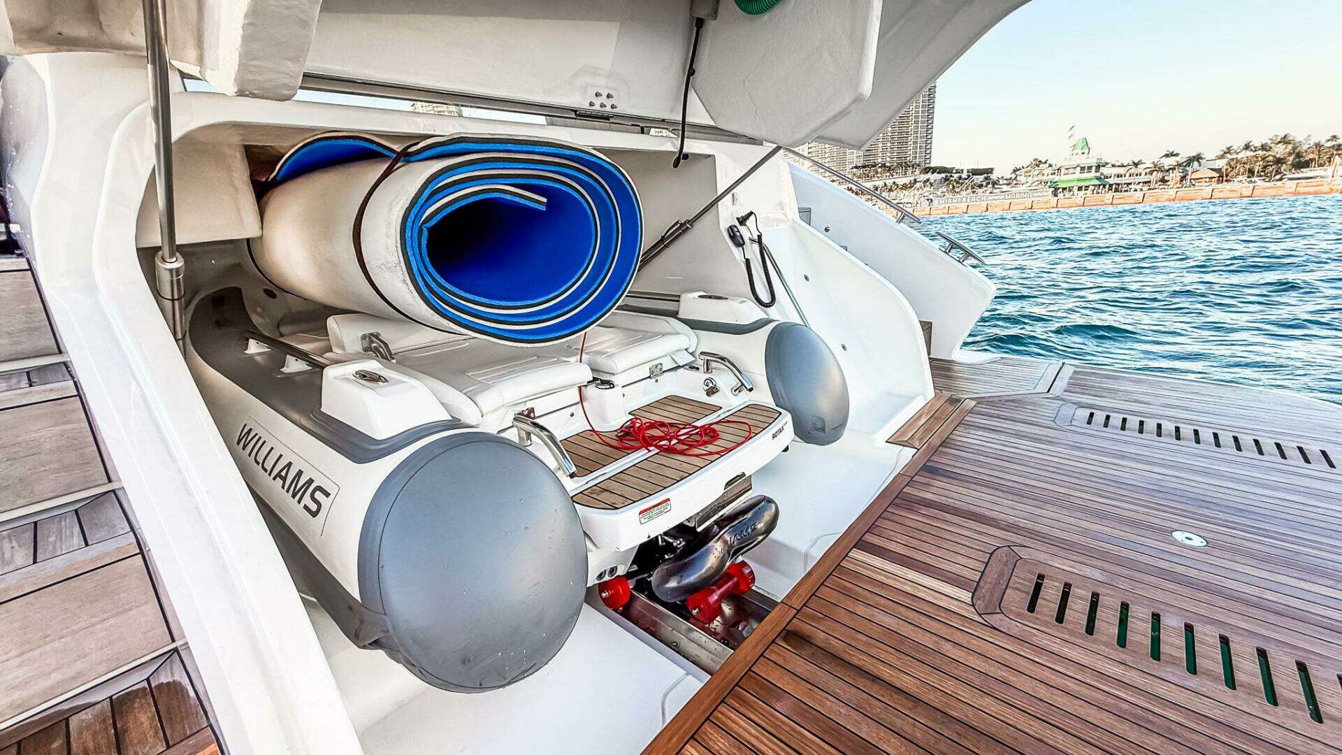 Princess S65 Sportbridge-2026 -Miami-Florida-United States 5928504