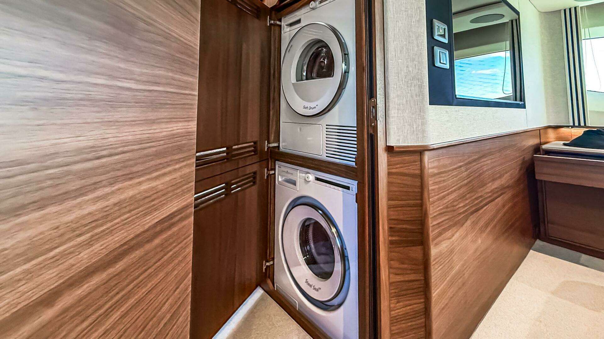 Princess S65 Sportbridge-2026 -Miami-Florida-United States 5928434