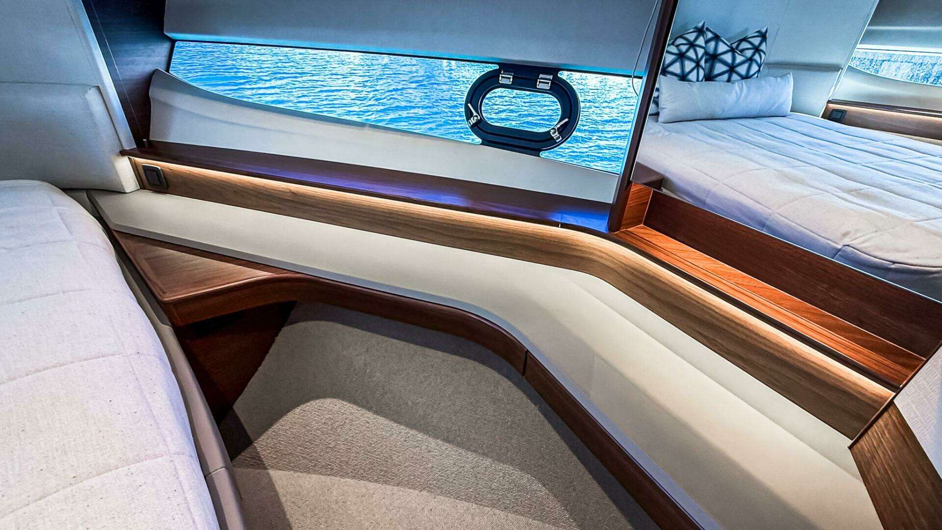 Princess S65 Sportbridge-2026 -Miami-Florida-United States 5928418