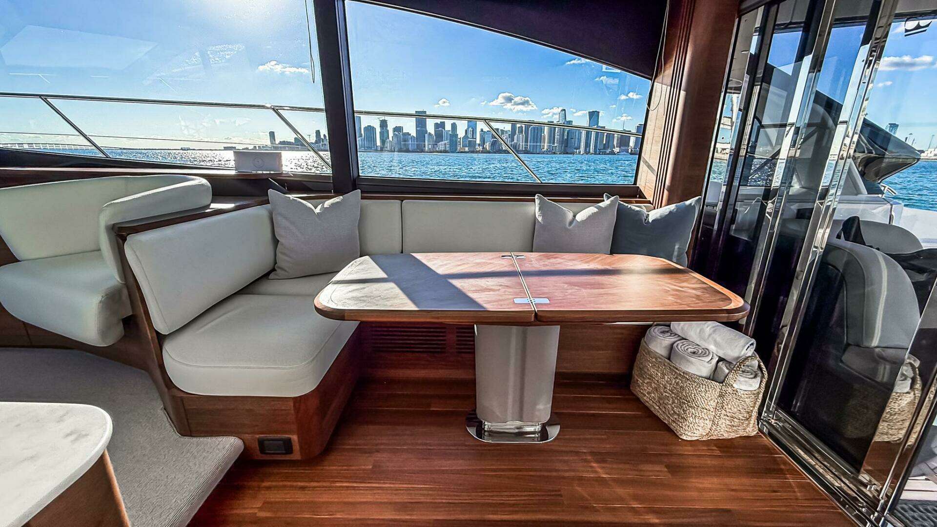 Princess S65 Sportbridge-2026 -Miami-Florida-United States 5928460
