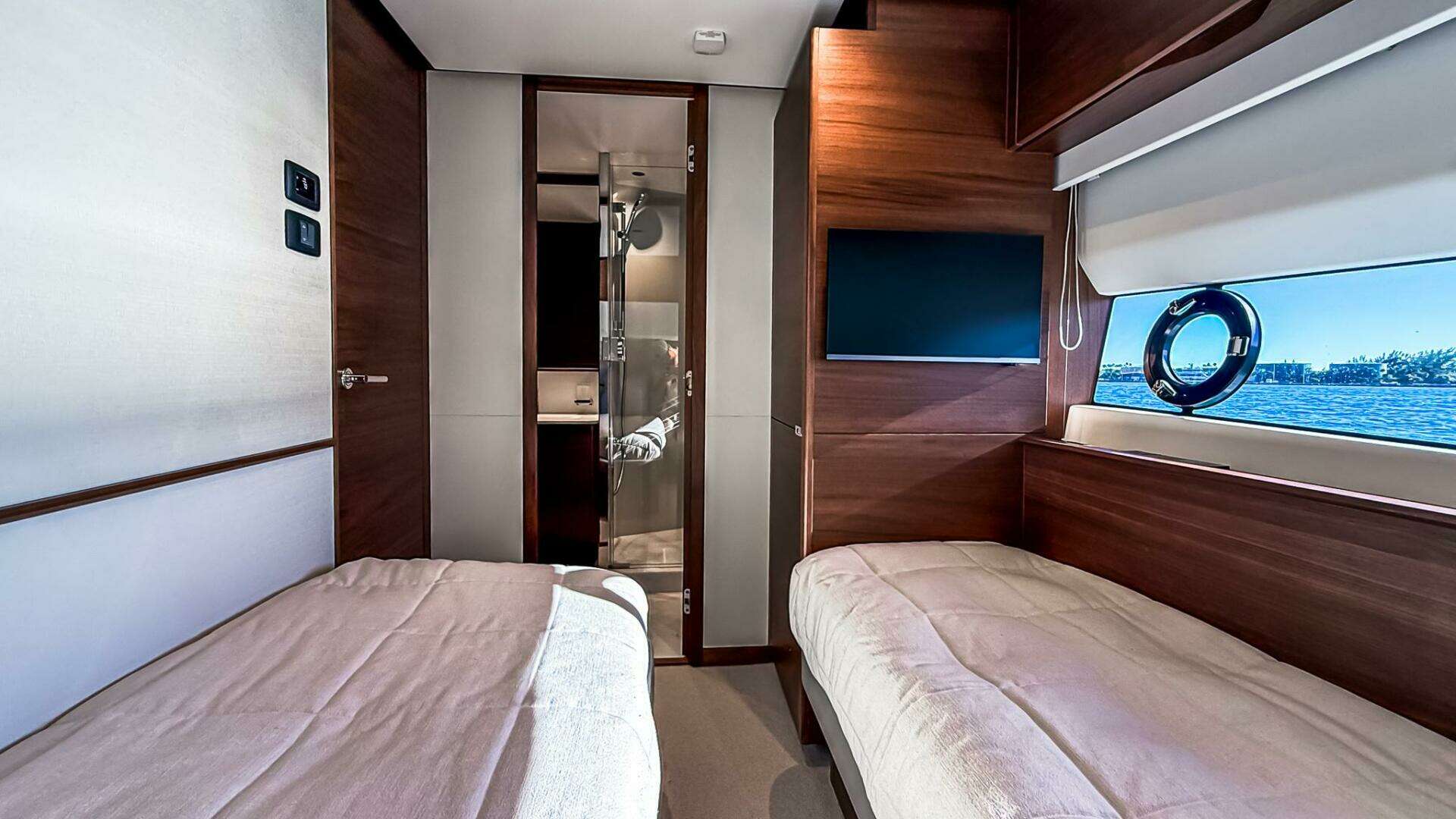 Princess S65 Sportbridge-2026 -Miami-Florida-United States 5928424