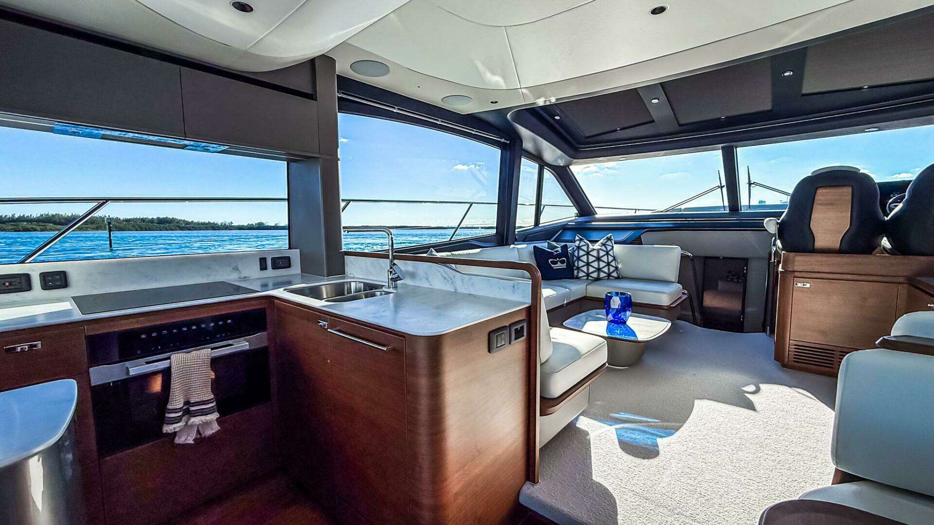 Princess S65 Sportbridge-2026 -Miami-Florida-United States 5928439