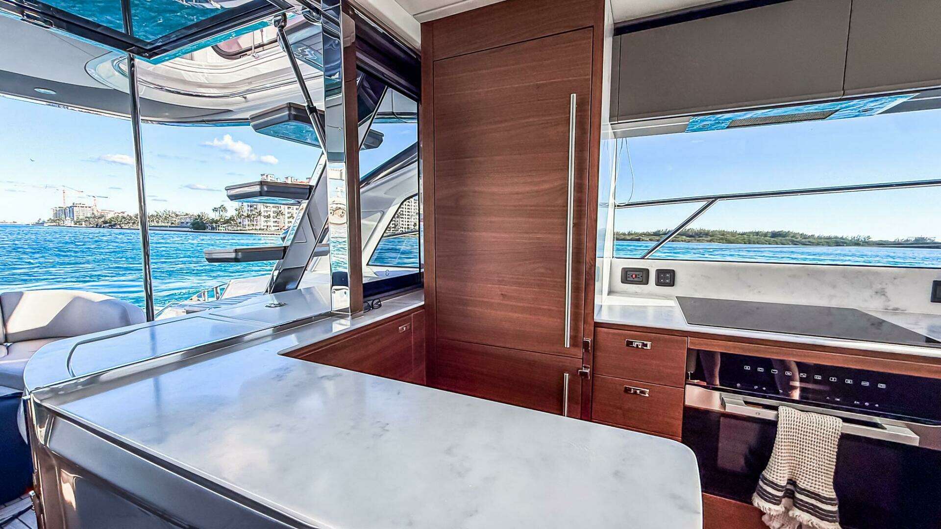 Princess S65 Sportbridge-2026 -Miami-Florida-United States 5928441