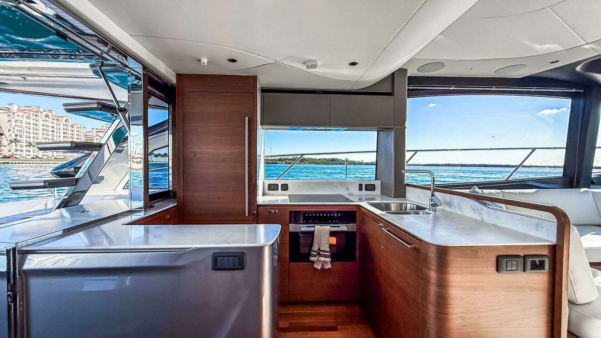 Princess S65 Sportbridge-2026 -Miami-Florida-United States 5928438