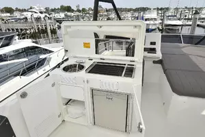 Flybridge Grill/ Wet Bar / Refrigerator