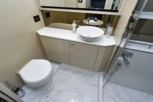 Guest Head